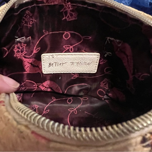 Betsy Johnson gently loved detachable strap Crossbody mini purse - Picture 13 of 16